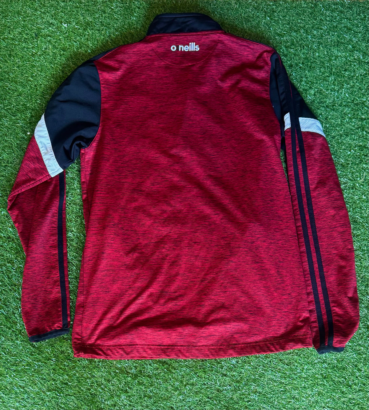 Tyrone GAA Half Zip - Size Medium - O’Neills