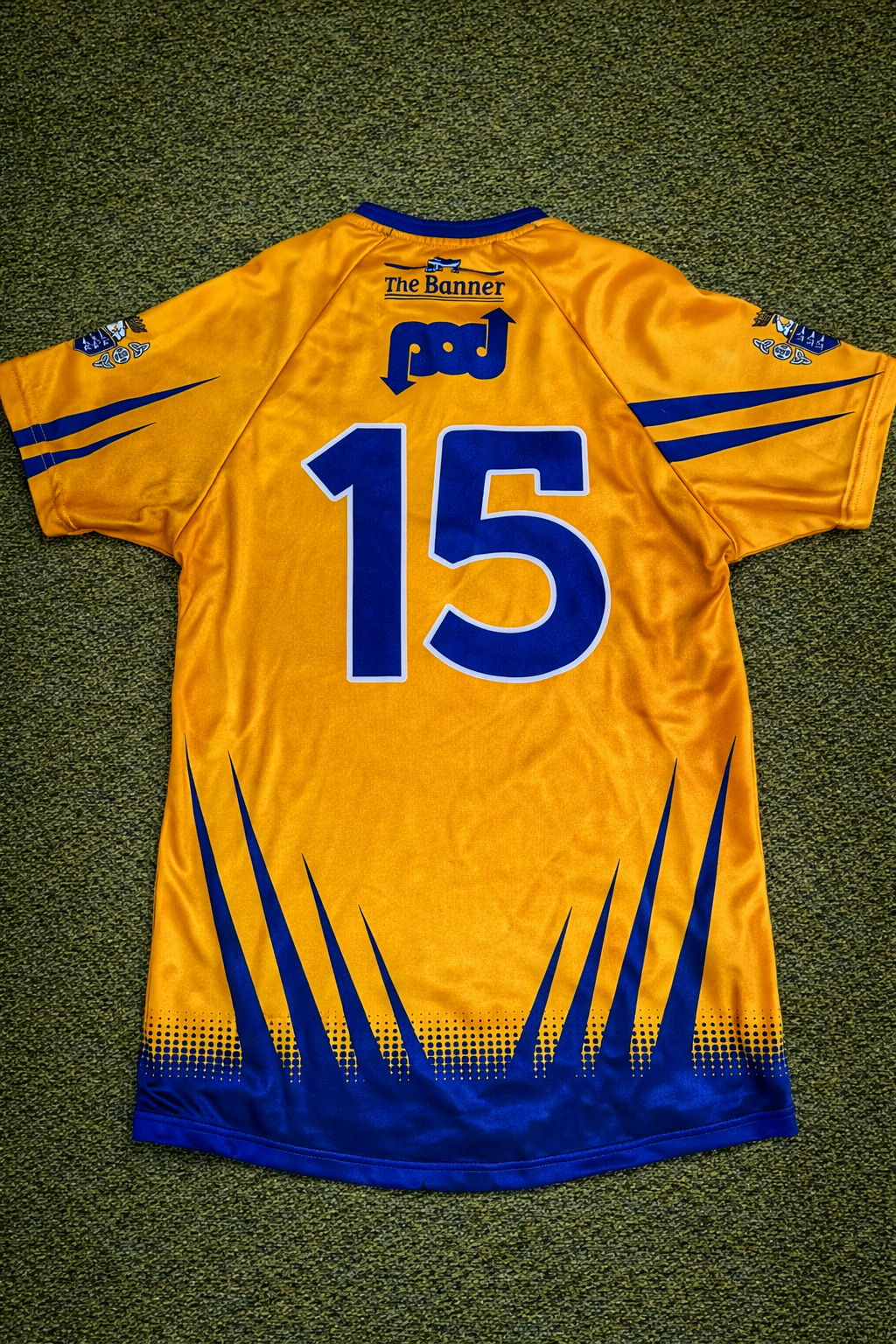 Clare GAA Jersey | Small Tight Fit | O’Neills