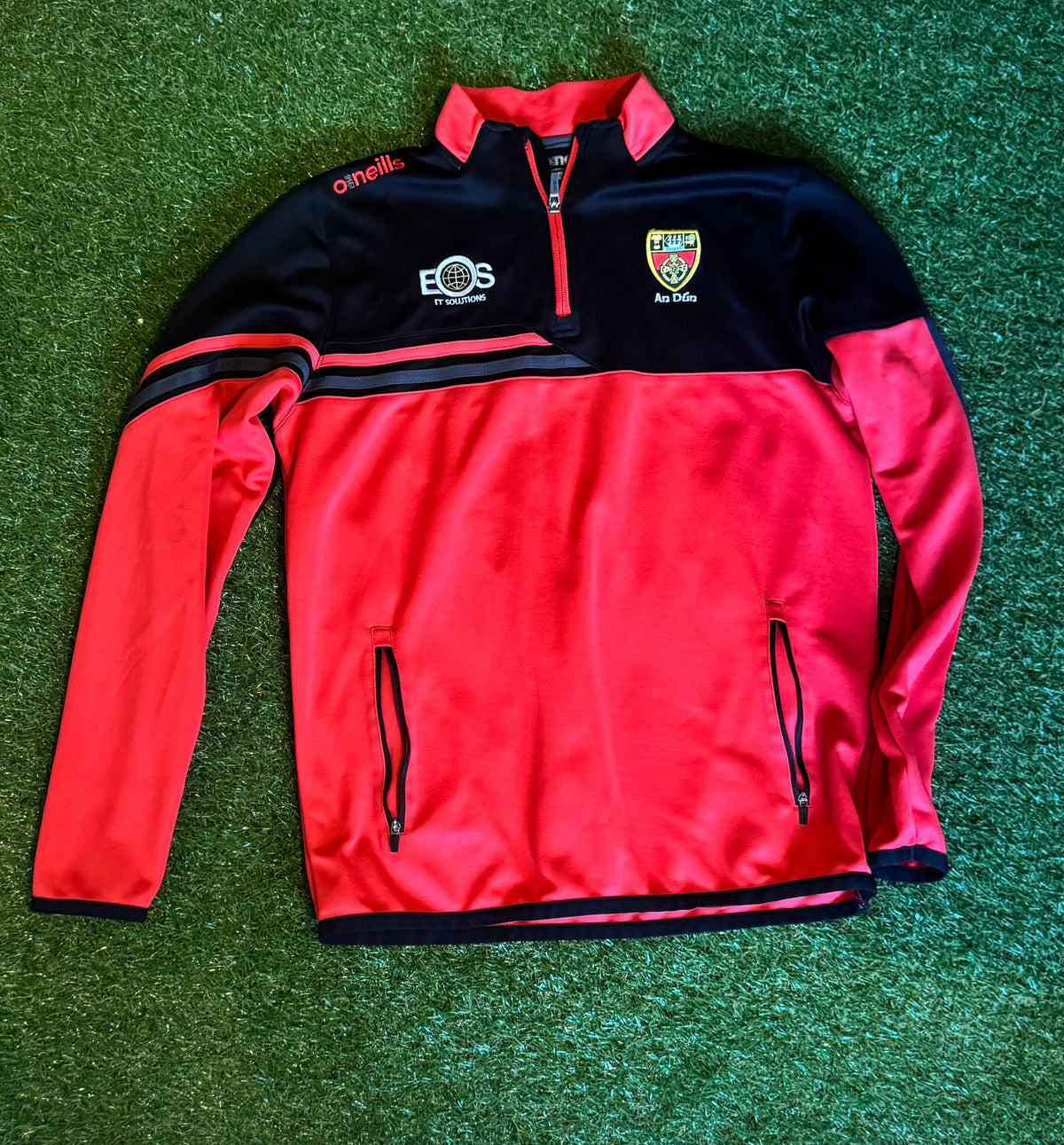 Down GAA Half Zip - O’Neills - Size Small