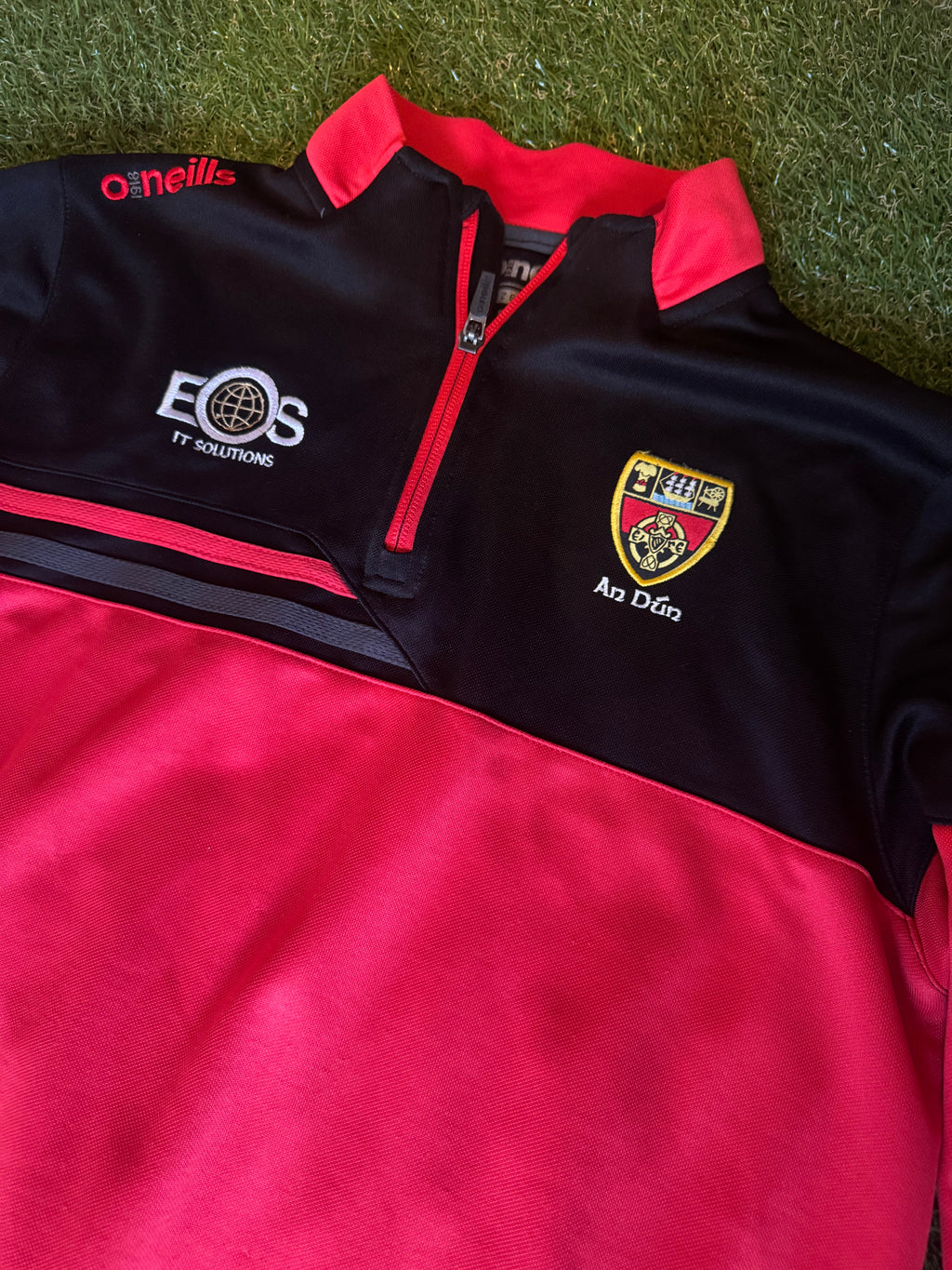 Down GAA Half Zip - O’Neills - Size Small