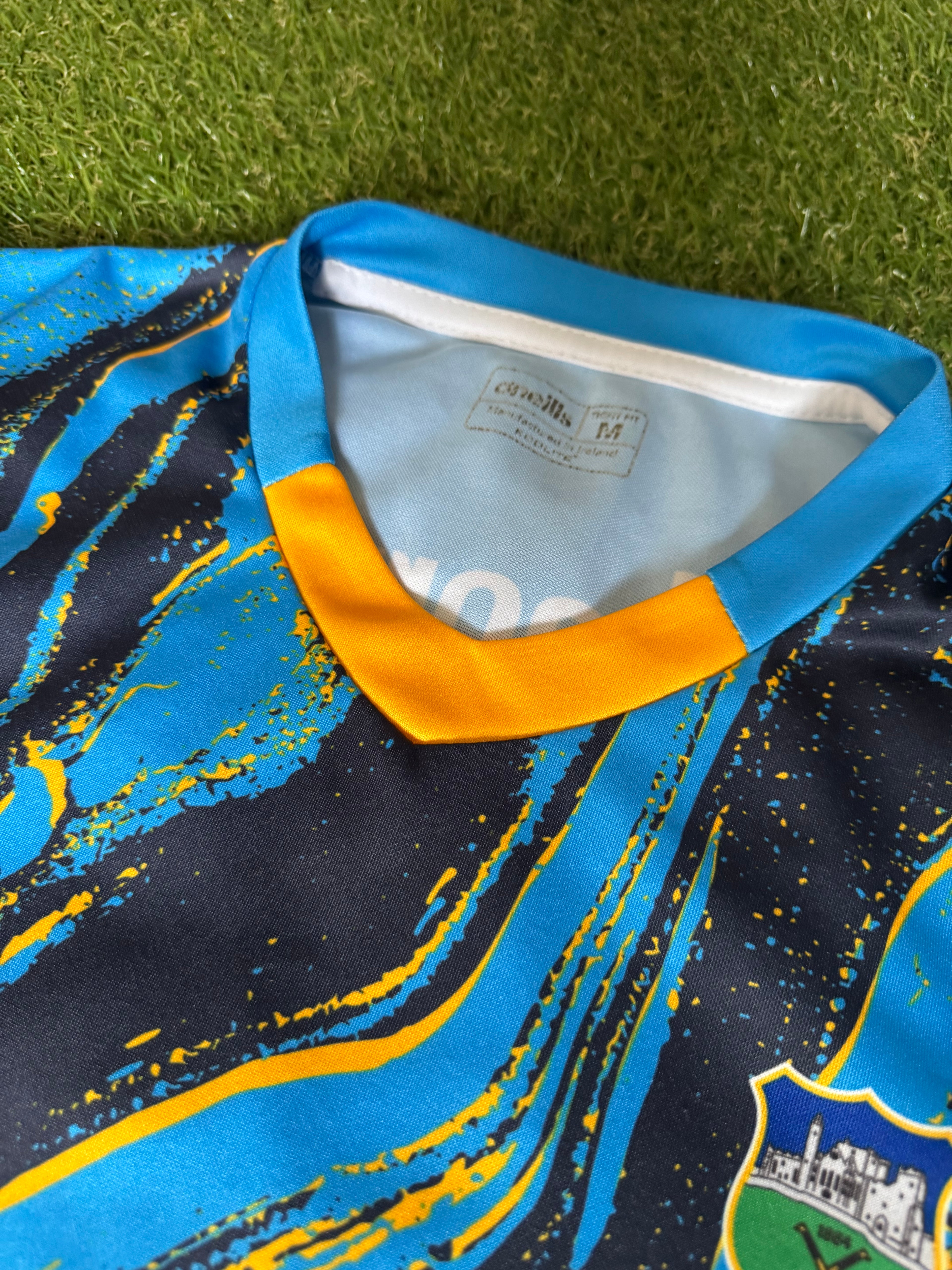 Tipperary GAA Jersey - Size Medium Tight Fit O’Neills