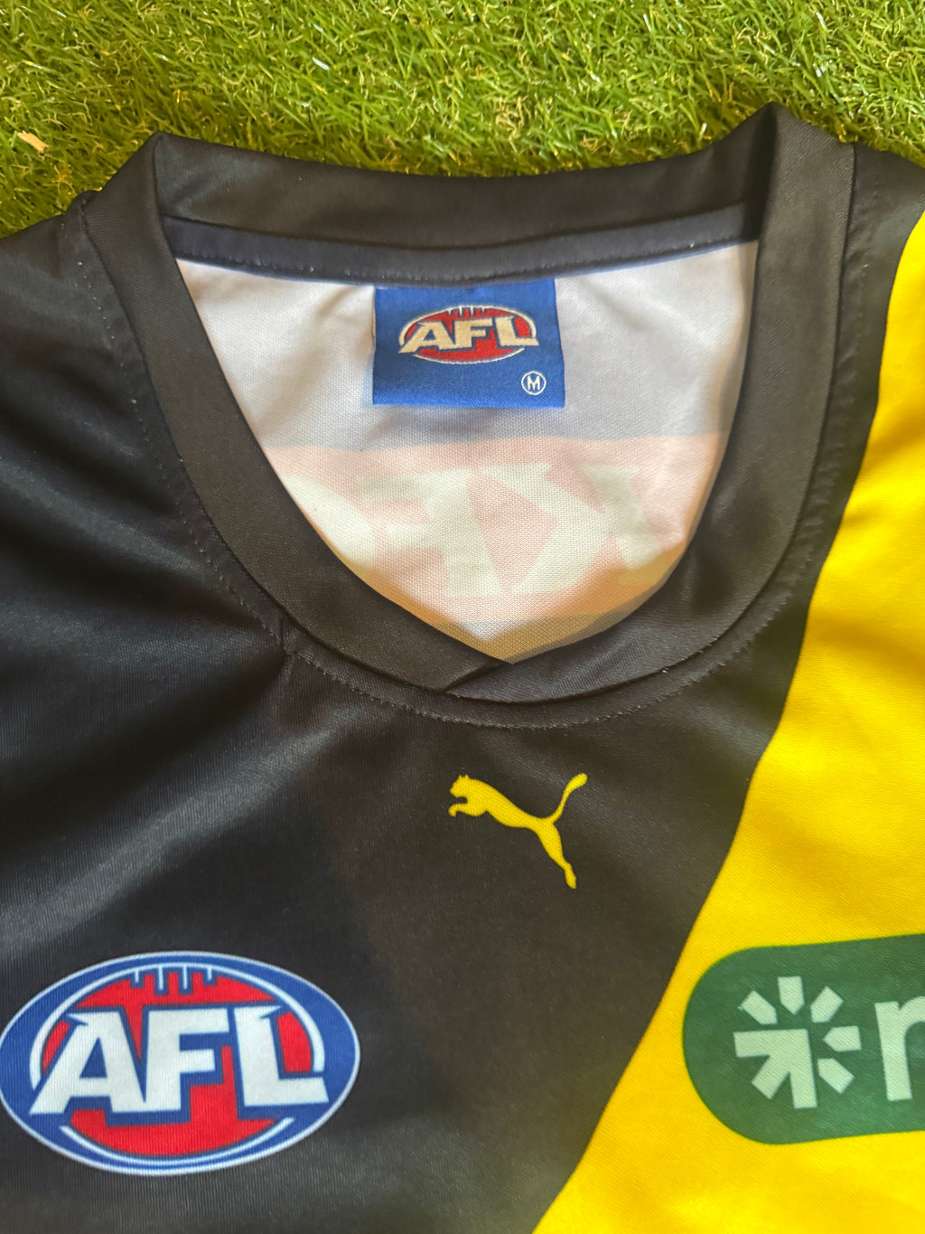 Richmond Tigers AFL Jersey - Size Medium