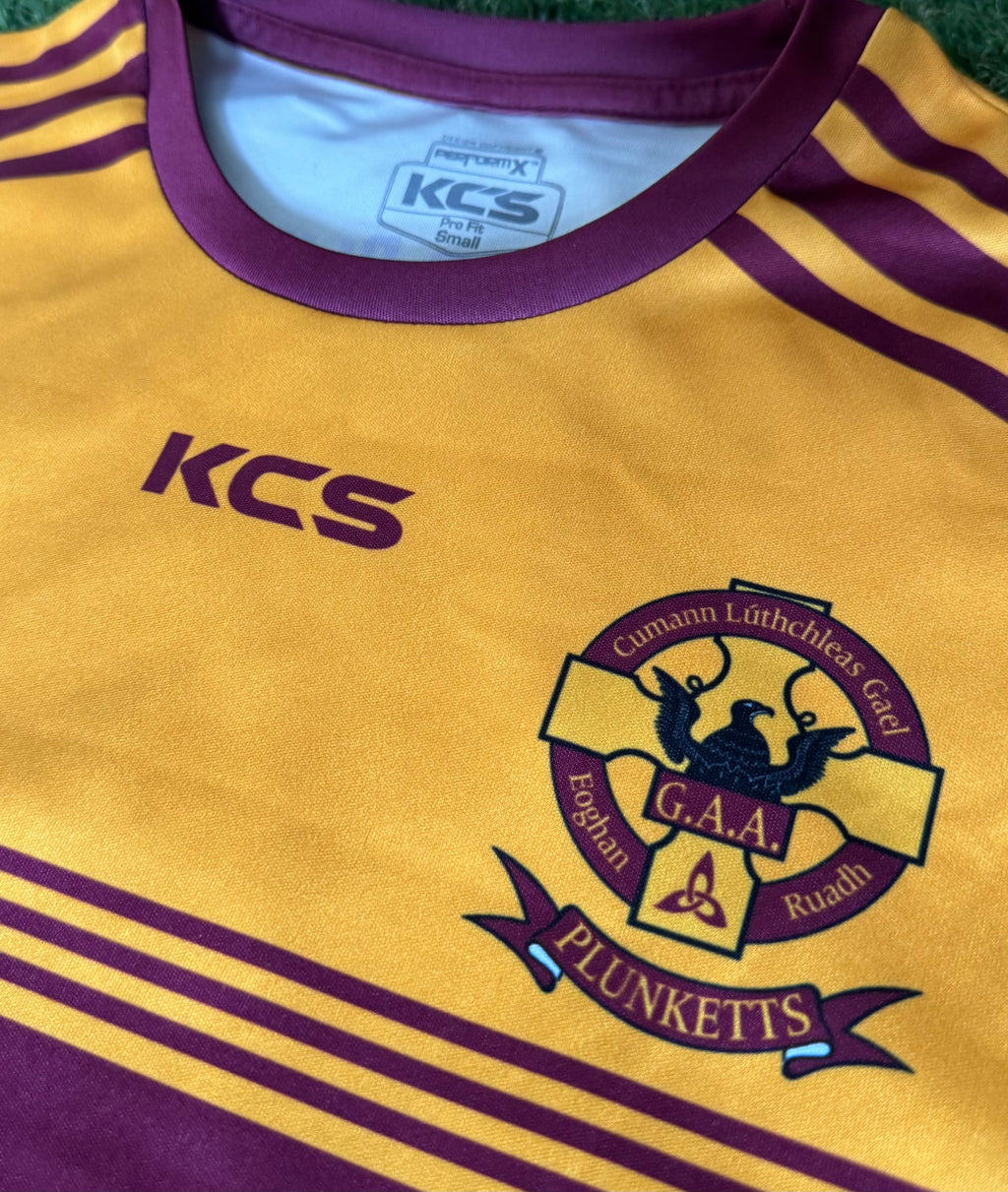 Oliver Plunketts Eoghan Ruadh GAA Jeesey - Size Small Tight Fit - KCS