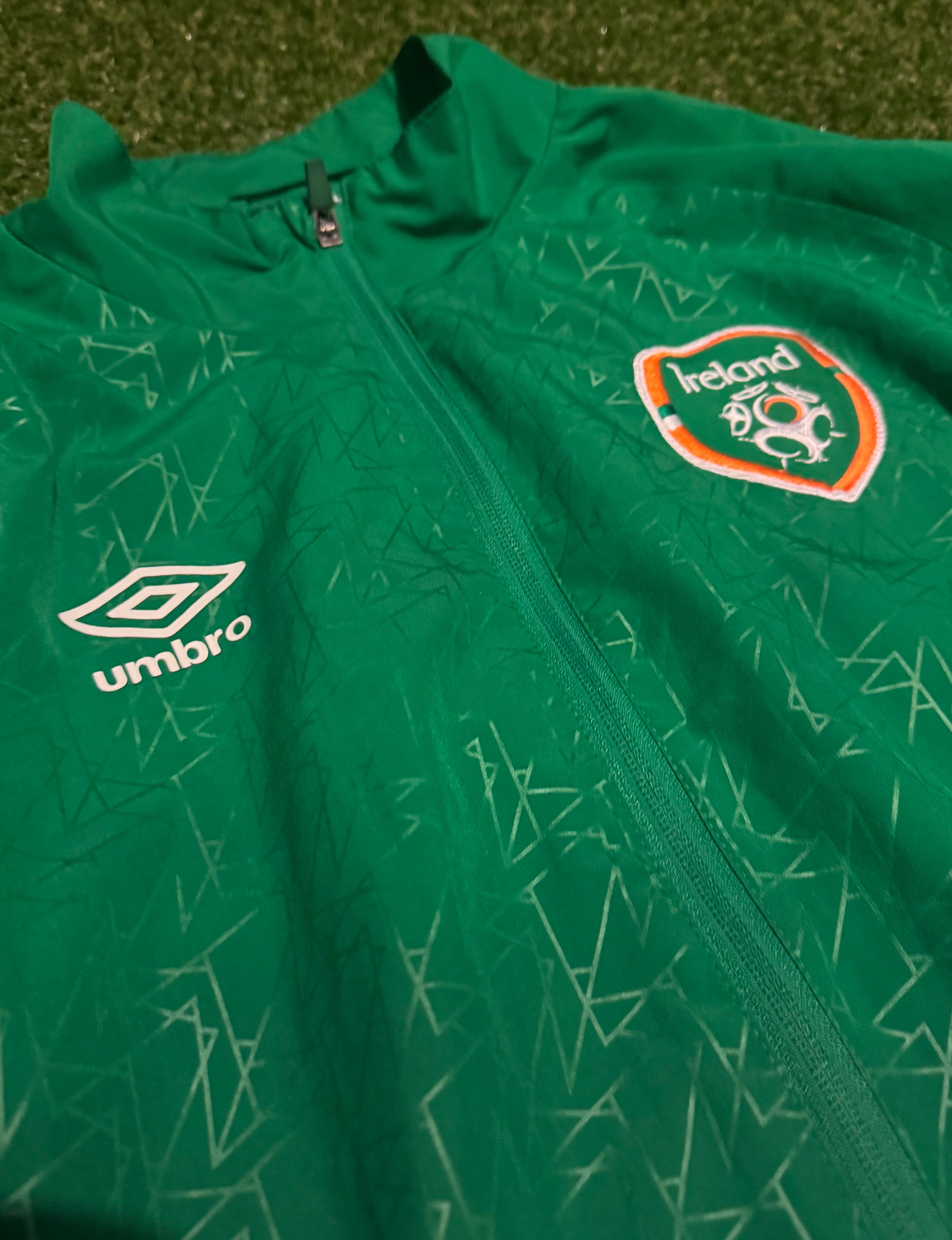 Umbro Ireland Track Jacket - Size Medium