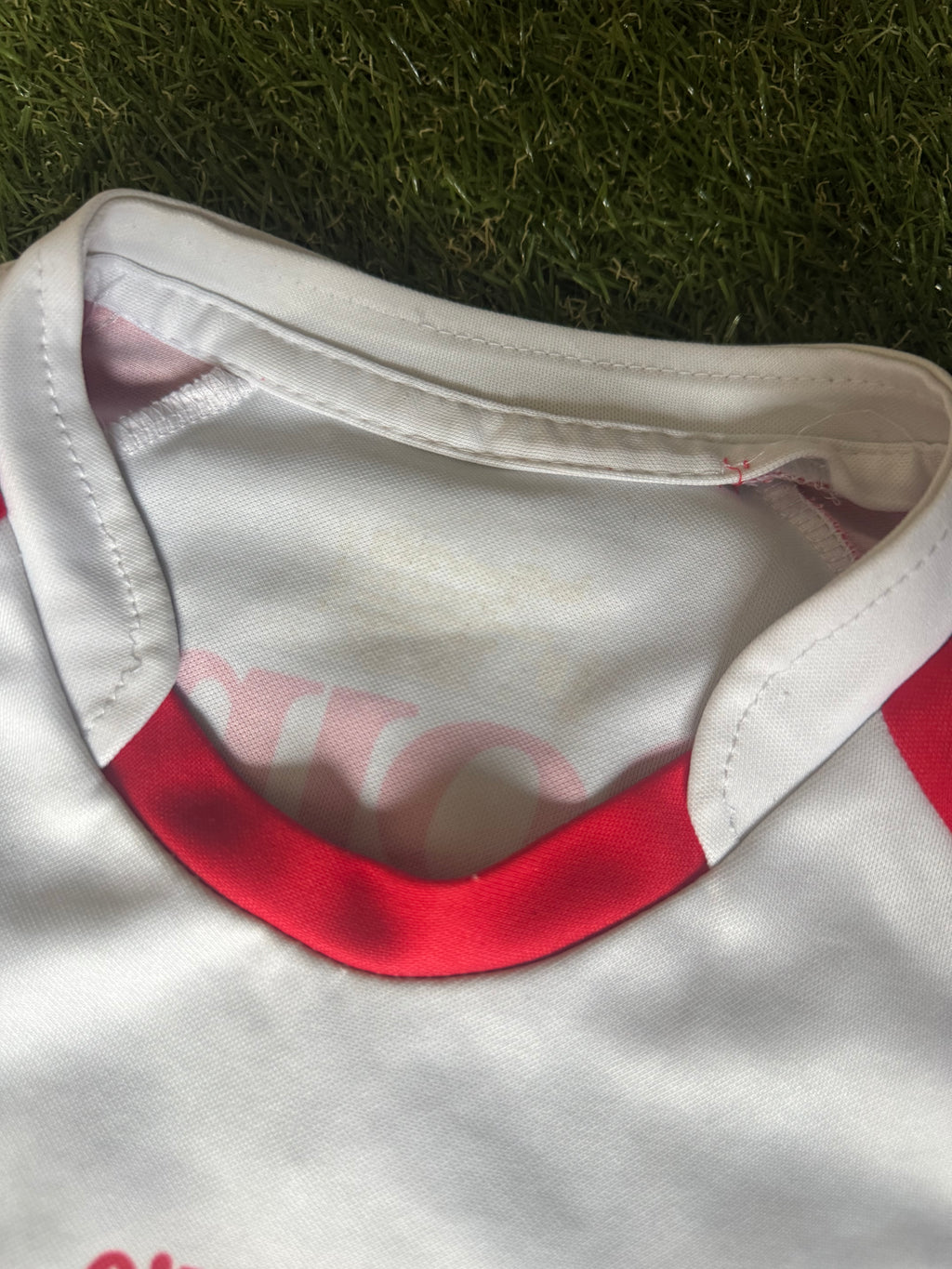 Derry GAA Jersey - O’Neills - Medium Tight Fit